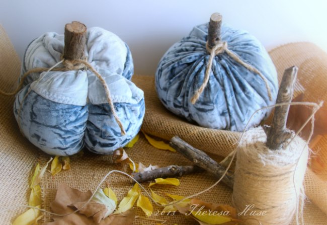 Autumn Leaves Falling Velvet Fabric Pumpkins Decor & DIY