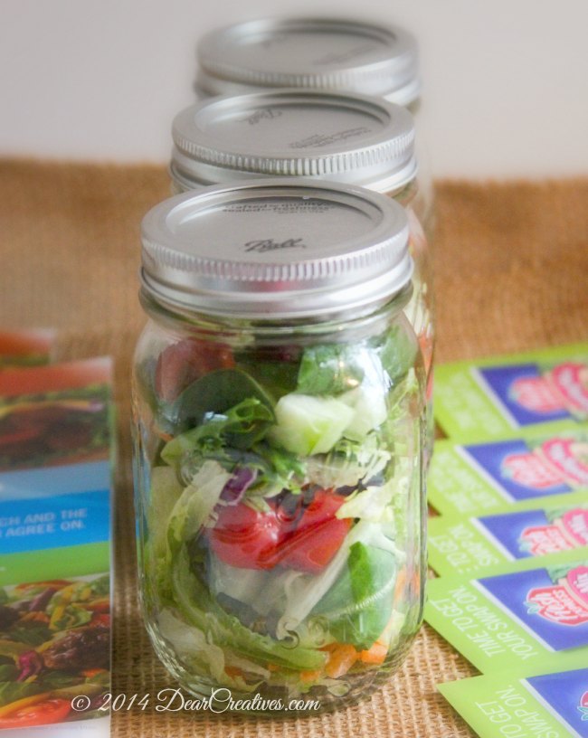 Salads in mason jars_