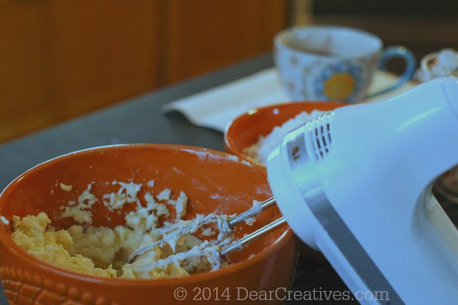 Creaming butter in a mixing bowl_making cookies_© 2014 Theresa Huse_DearCreatives.com