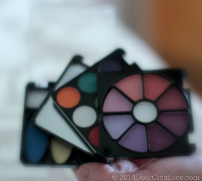 FLASHMOB Eye Shadows_Makeup Compact_© 2014 DearCreatives