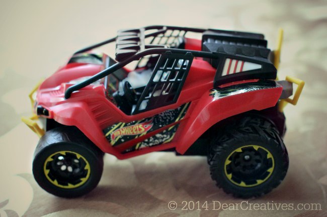 Hot Wheels Frenzy RC Car_2© 2014 DearCreatives.com