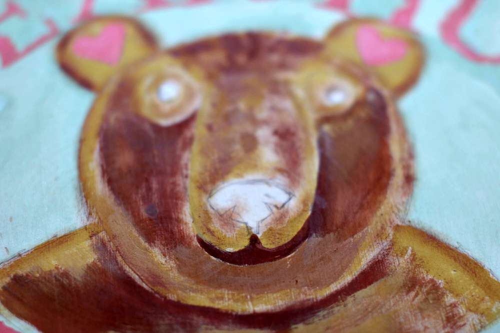 Block in with burnt sienna - how to paint a cute bear face with acrylic paints - DearCreatives.com