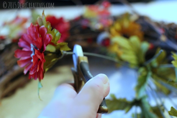 Crafts DIY Cutting the silk flowers with wire cutters