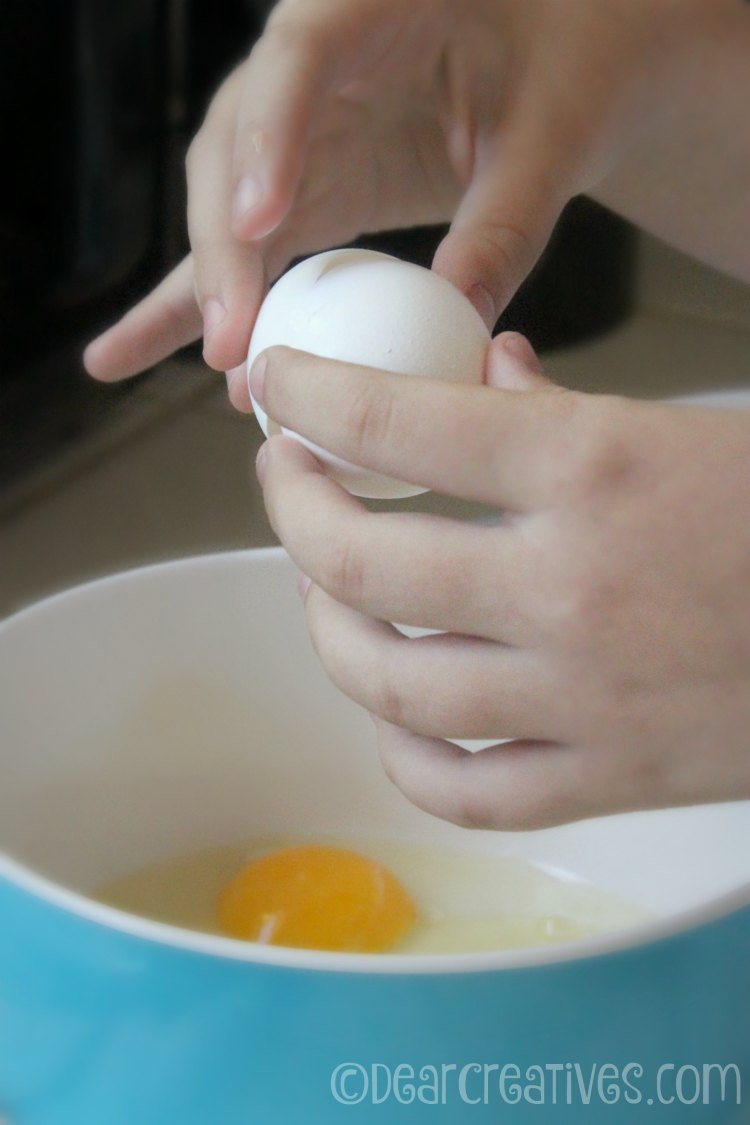 Recipe Cracking an Egglands Best egg for a recipe