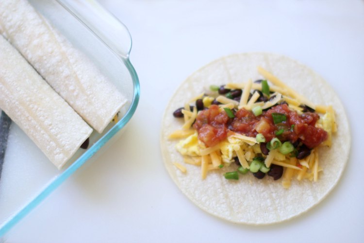 sweet and spicy recipes |breakfast enchiladas an easy recipe that can be for breakfast, brunch or dinner. how to make enchiladas.