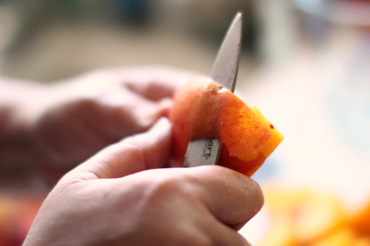  How to cut a peach for peach pie, cobbler and desserts 