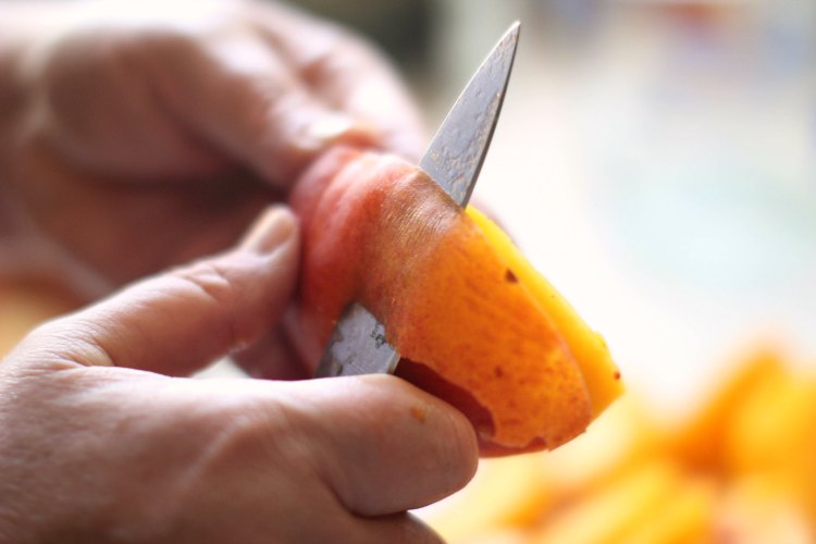  How to cut a peach for peach pie, cobbler and desserts 