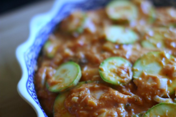 Easy Recipes | Zucchini Pie Dinner Recipe An easy recipe that is made quickly and can be served up in under one hour!Ragu sauce and other ingredients in a mixing bowl 