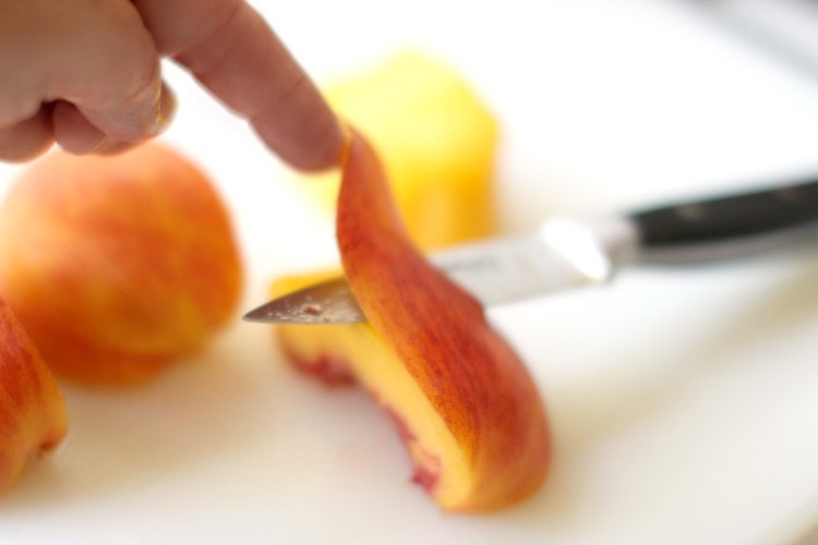  How to cut a peach for peach pie, cobbler and desserts 