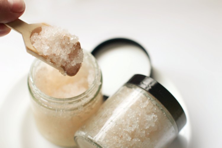 diy beauty recipes DearCreatives.com There are many recipes to pick from this recipe is a mix of lemon and lime with Himalayan Sea Salts.....Grab the full recipe and enjoy making homemade beauty products