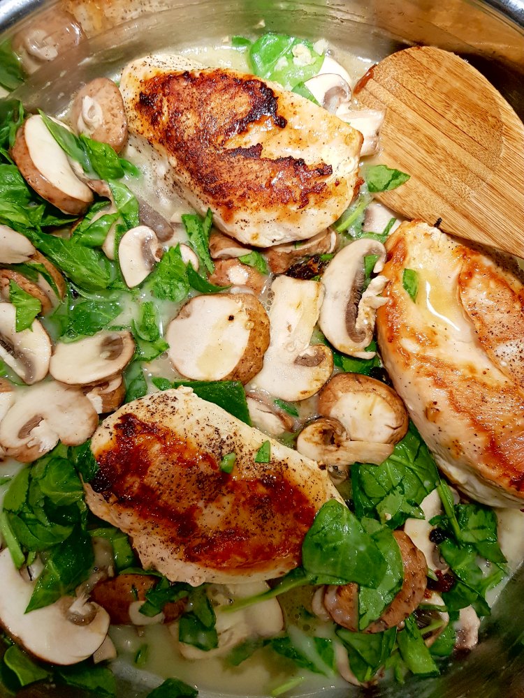 chicken, mushrooms and baby spinach cooking for a one pot meal DearCreatives.com