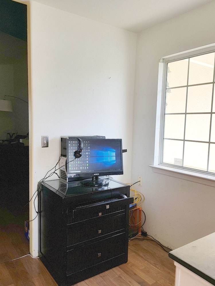 before ugly small office space, computer desk and set up. home decor ideas © 2018 Theresa Huse 