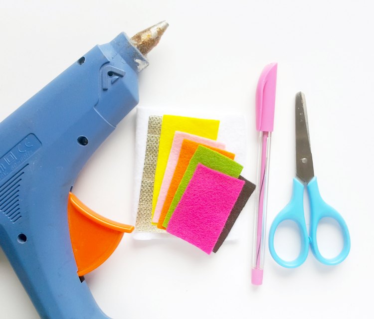 Supplies for felt unicorn craft project