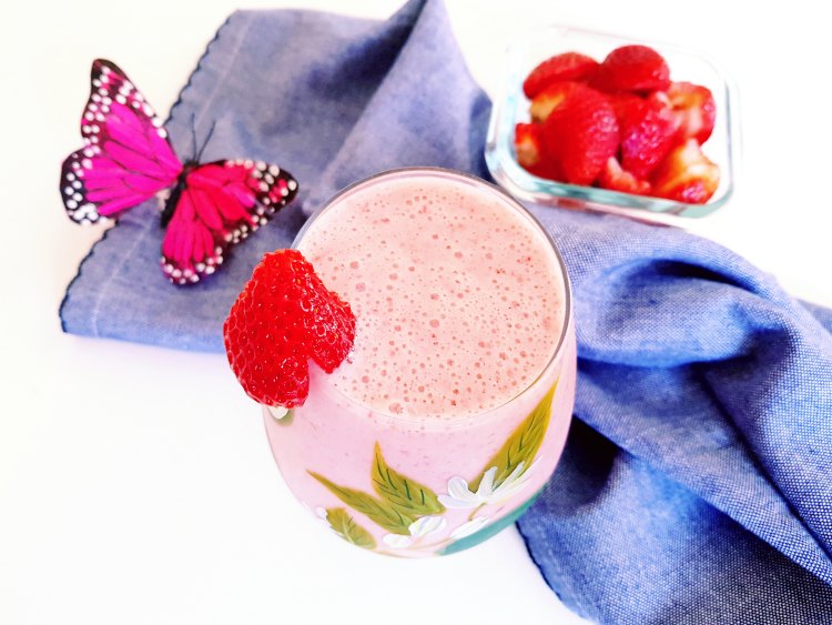 Vitamix Personal Adapter and Strawberry Raspberry Smoothie Recipe - Dear  Creatives