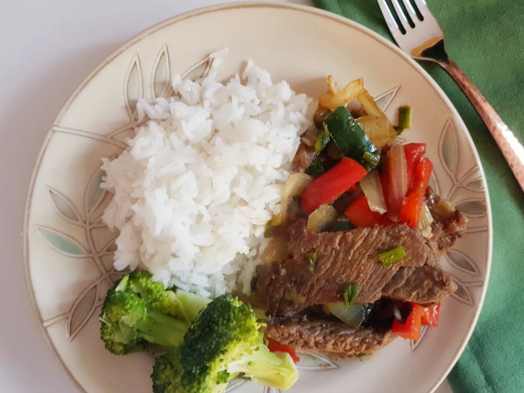 Beef stir fry with rice DearCreatives.com #beef #beefstirfry