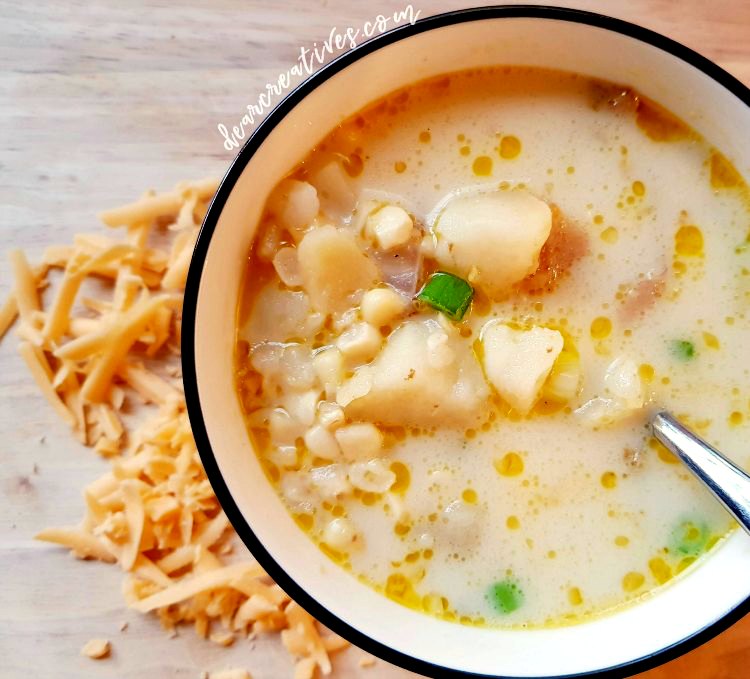 Are you ready to make soup? Potato Corn Chowder is a hit with the family. You need to try this soup recipe. DearCreatives.com #potatocornchowder #soup #vegetarian #souprecipes #soup #vegetarian #potato #chowder