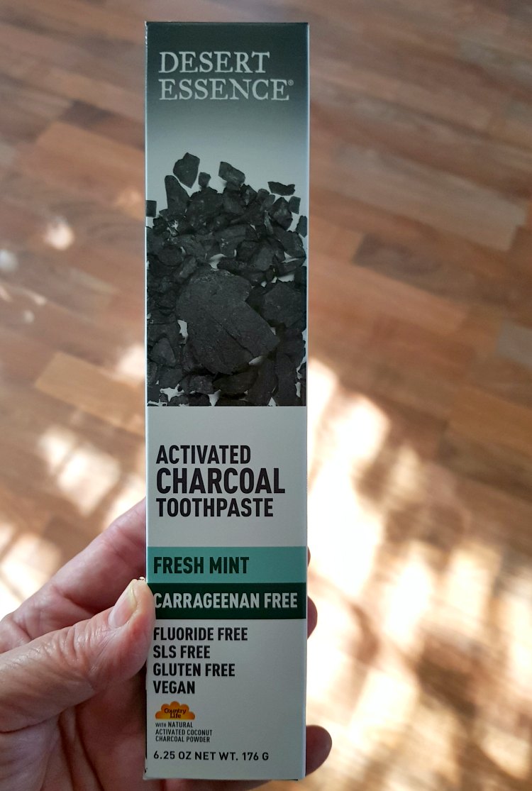 dessert essence toothpaste activated charcoal fresh mint DearCreatives.com