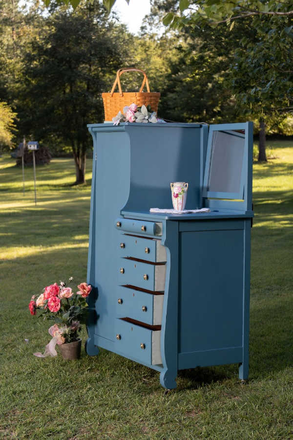 Upcycled Furniture Ideas - Be inspired by this amazing furniture makeover of an antique wardrobe, chifforobe, dresser kippiathome feature before and after furniture makeover- DearCreatives.com #upcycledfurniture #furnituremakeover #upcycledfurnitureideas #wardrobe #dresser #chifforobe