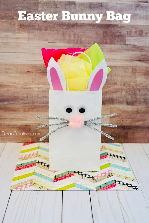 Easter Bunny Bag - How to make a bunny bag. Bunny Paper Bag Instructions with images at DearCreatives.com #bunnybag #bunnypaperbag #easterbunnybag #bunnygiftbag #diy #crafts #dearcreatives