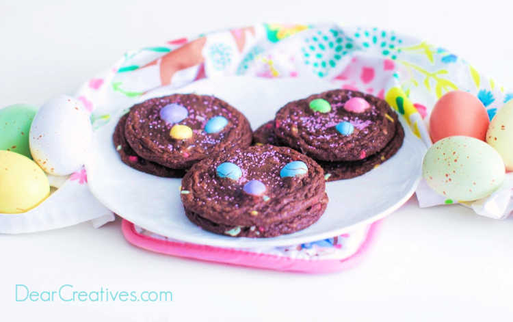 Easter Brownie Cookies - grab this easy brownie cookies recipe at DearCreatives.com