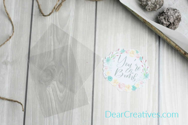 gift bags and free printable gift tags for a gardening gift - full DIY at DearCreatives.com