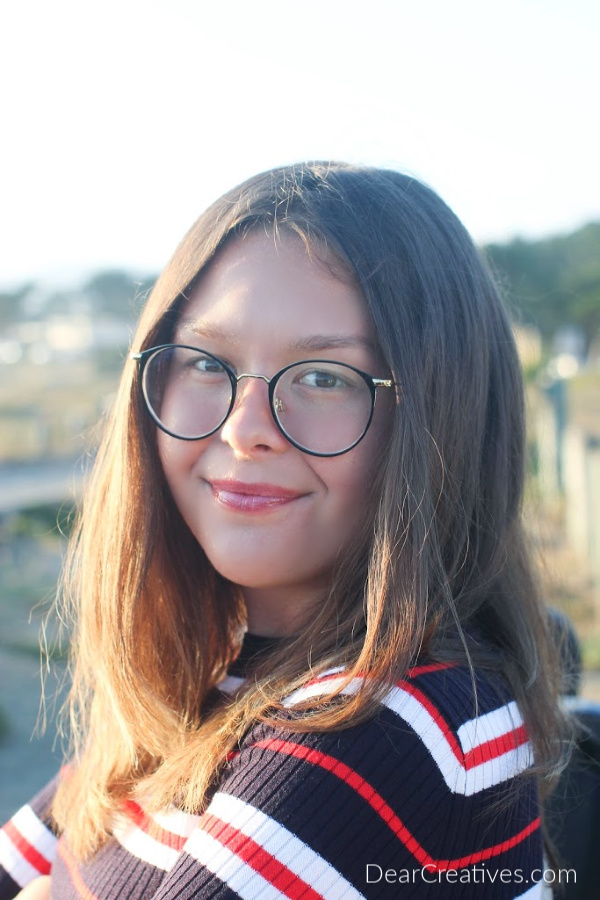 Teen wearing eyeglasses DearCreatives.com