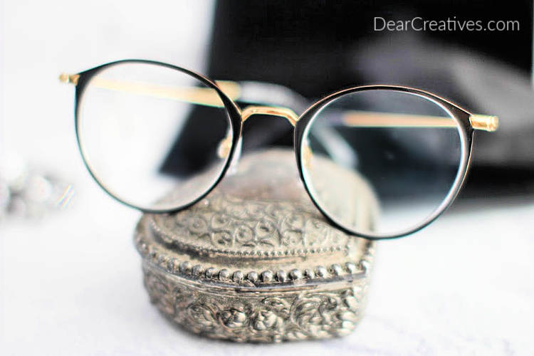 stylish eyeglasses close up DearCreatives.com