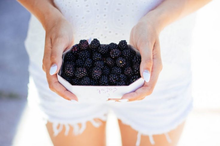 fresh blackberries for jam -dearcreatives.com -Blackberries in Framboise recipe