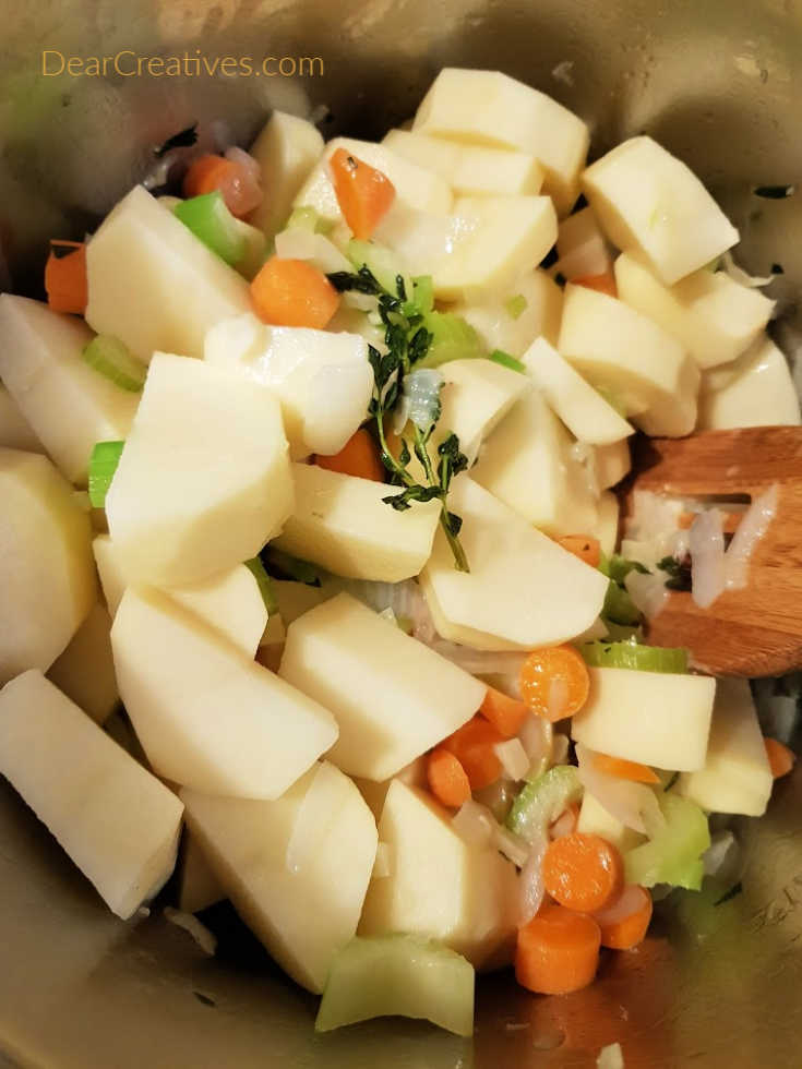How to make chicken soup in the Instant Pot - Recipe and instructions with images at DearCreatives.com