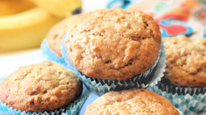 Banana Muffins - Easy, moist and quick to make - Grab this banana muffins recipe at ©DearCreatives.com