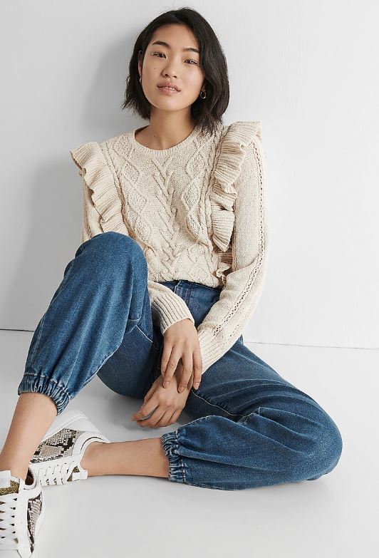 This Ruffle Cable Knit Sweater Is The Perfect Winter outfit Idea. See more cute outfit ideas at DearCreatives.com