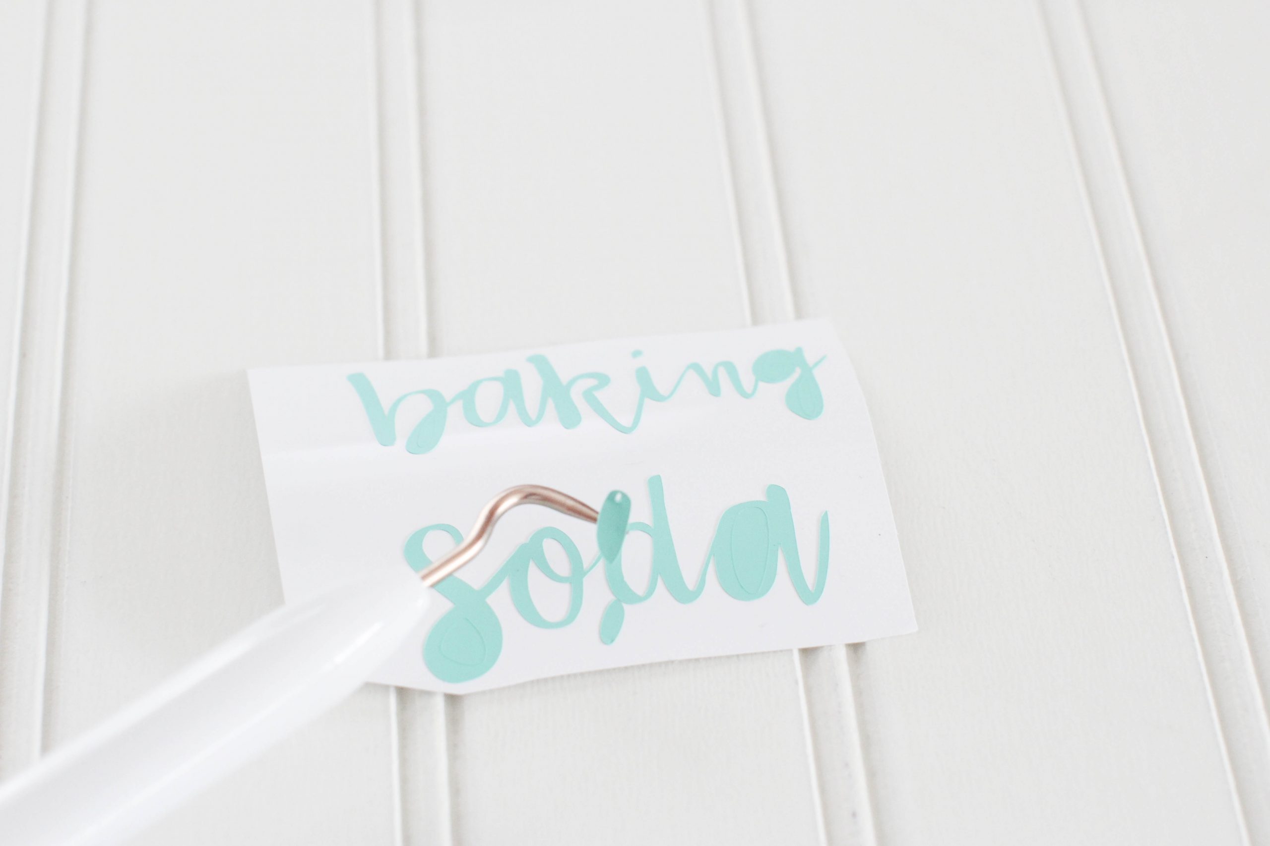 cricut joy machine and cricut joy materials printed pantry label ready to be weeded© DearCreatives.com