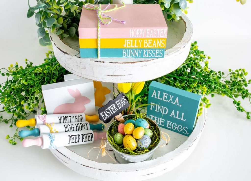 Easter Tiered Tray Decor on a two tiered tray. Find this and more decor ideas for spring at DearCreatives.com