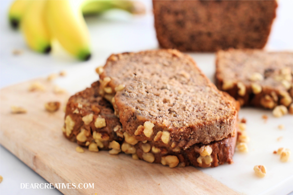 Banana Bread - close up of sliced banana bread - grab the recipe for banana bread at © DearCreatives.com