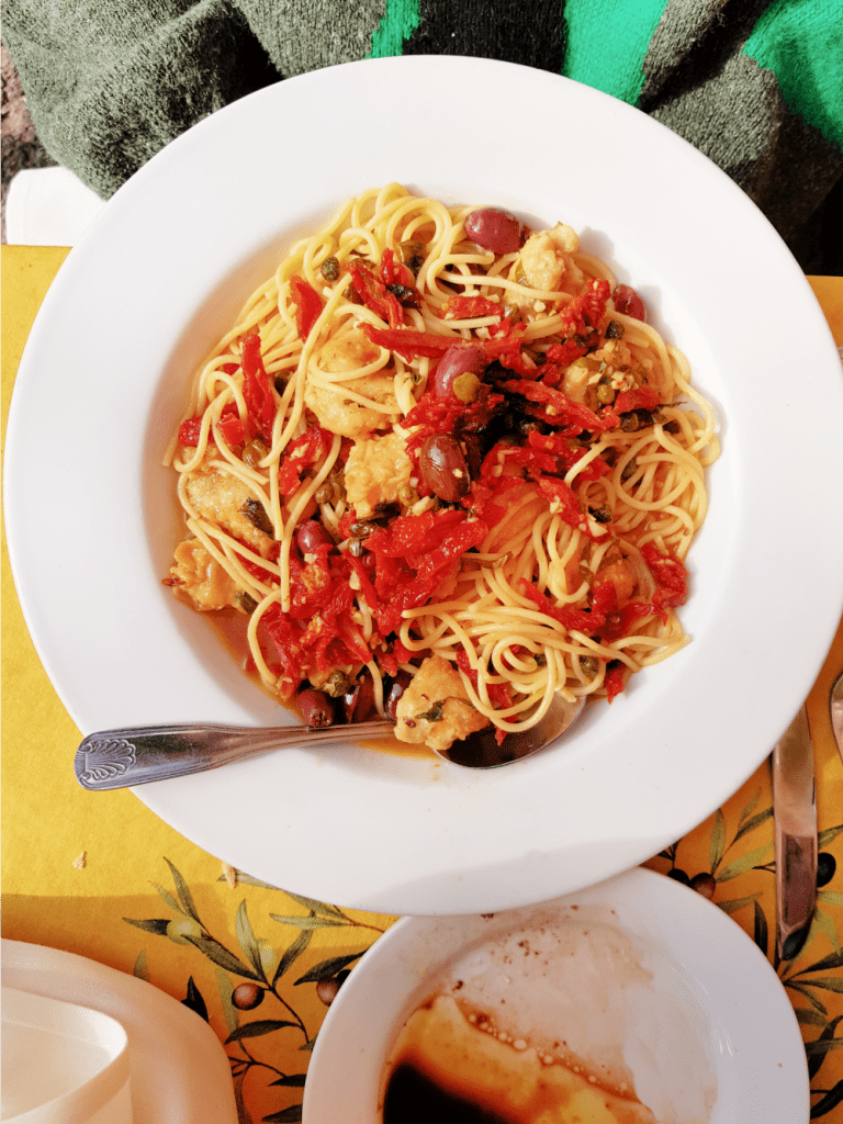Dametra pasta with chicken - Mediterranean food Carmel - © DearCreatives.com