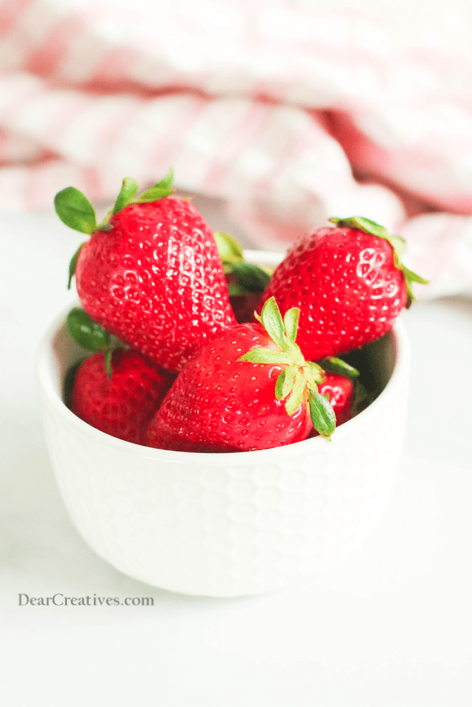 Fresh strawberries in a bowl for a recipe © DearCreatives.com