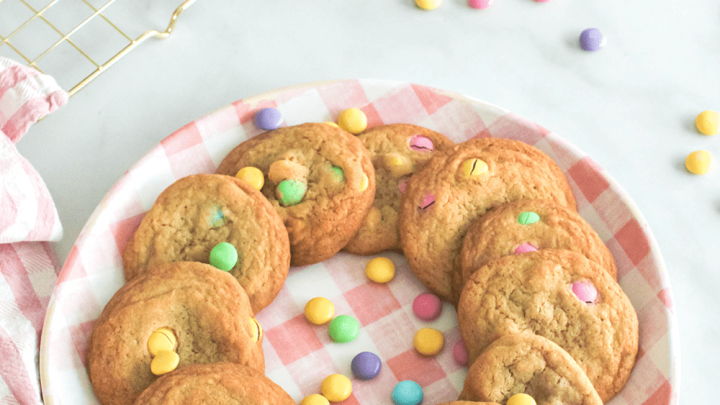 M&M's cookies small batch recipe for cookies. Use the recipe for spring celebrations or Easter cookies. DearCreatives.com