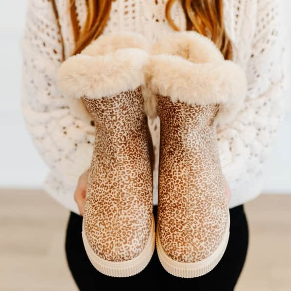 Cute and Cozy winter boots on sale with faux fur lining