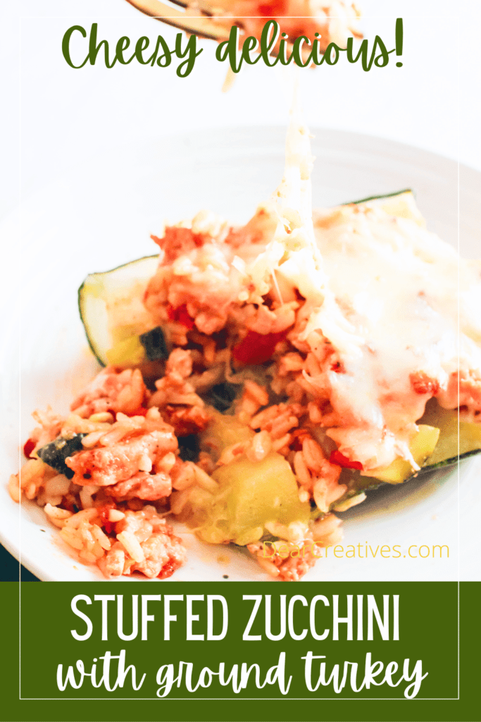Stuffed Zucchini Recipe - Make this flavorful zucchini boat with ground turkey, rice, canned tomatoes, garlic, spices... Print the recipe at DearCreatives.com