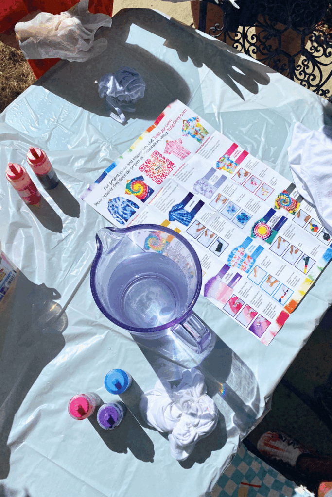Tie Dye Kit with all the supplies and tie dye design patterns. Get tips for this fun craft with vibrant results you will love to wear! DearCreatives.com